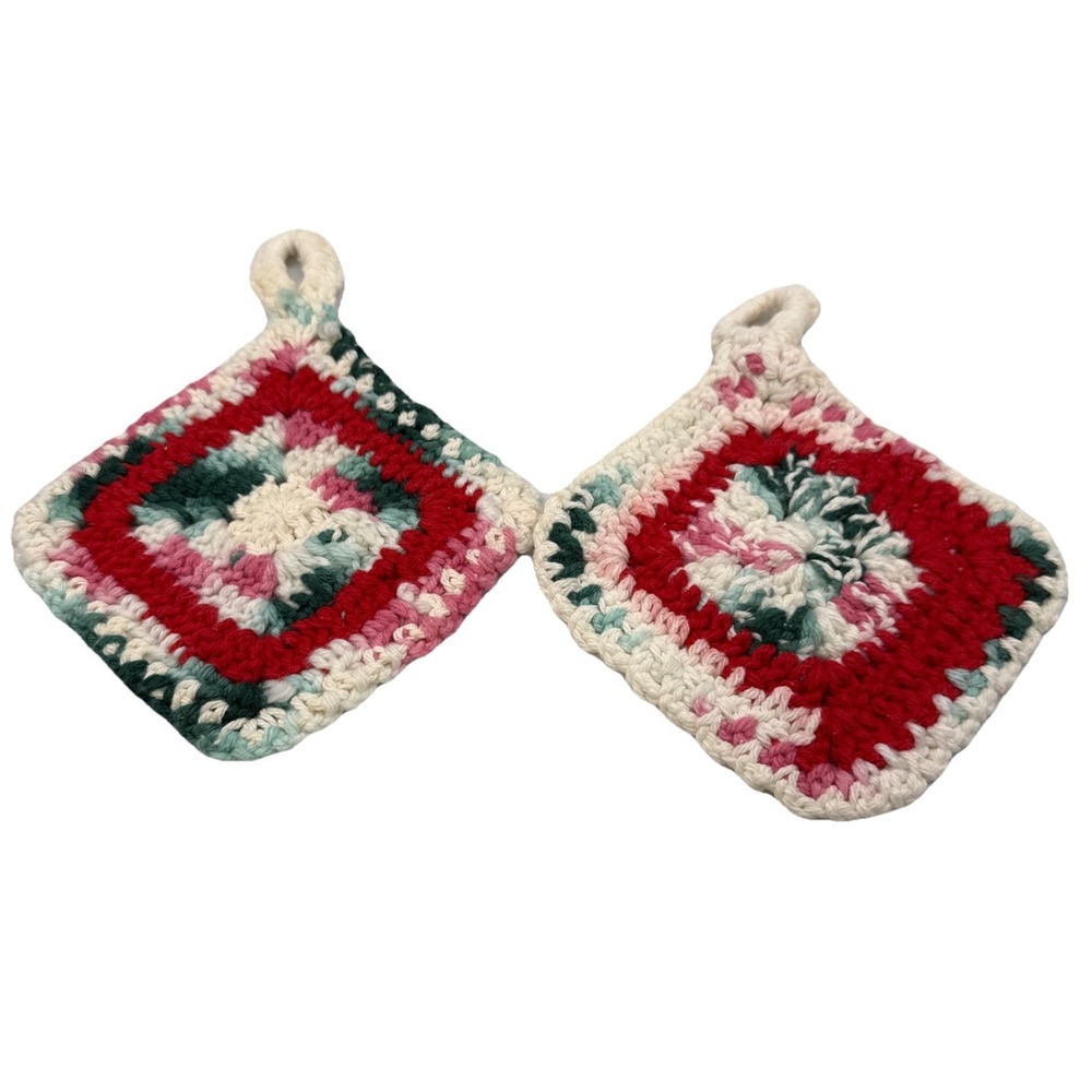 Vintage Christmas Lot of 2 Crocheted Pot Holders MCM  Grandmacore‎ Kitschy